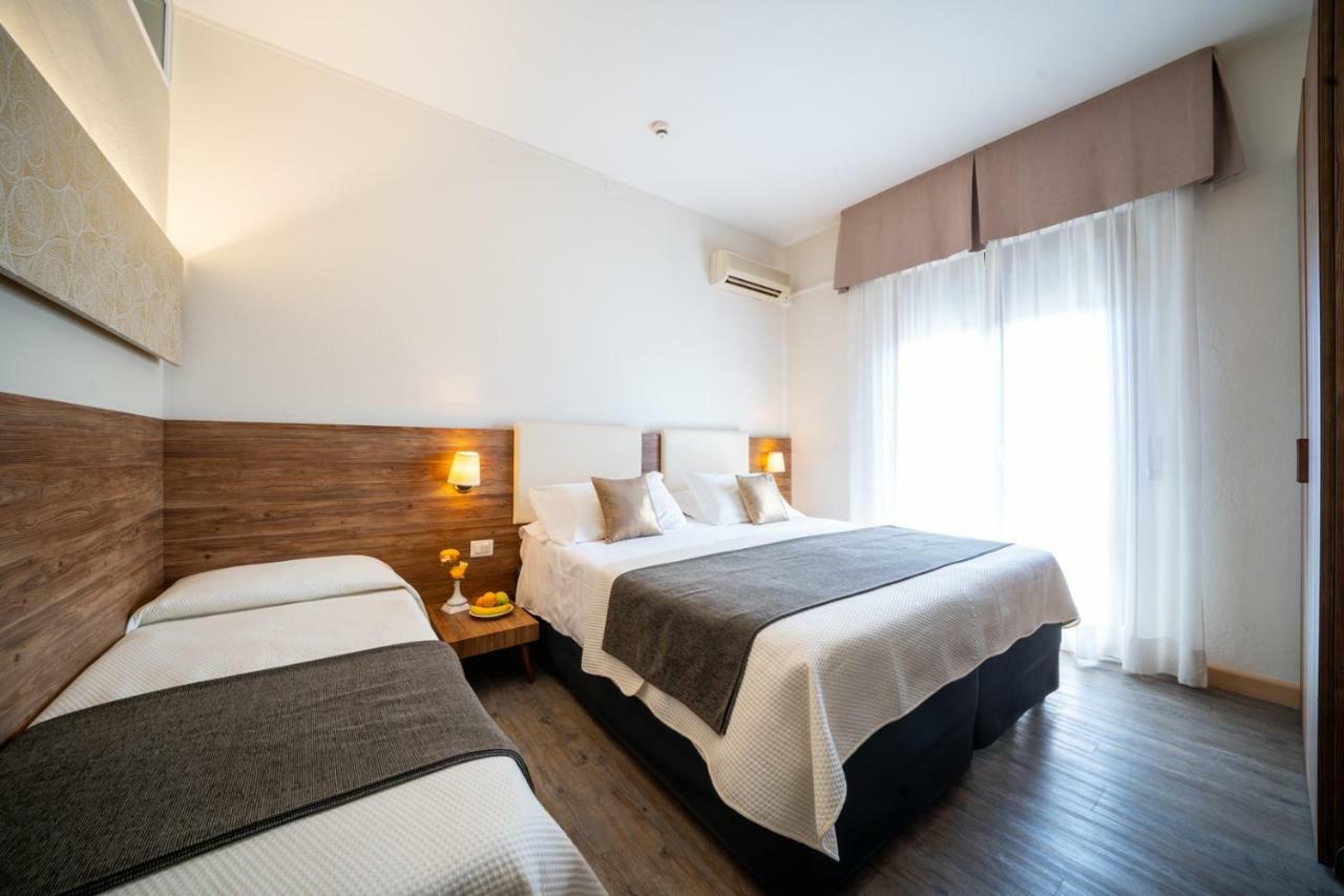 B City Hotel Бардолино Экстерьер фото